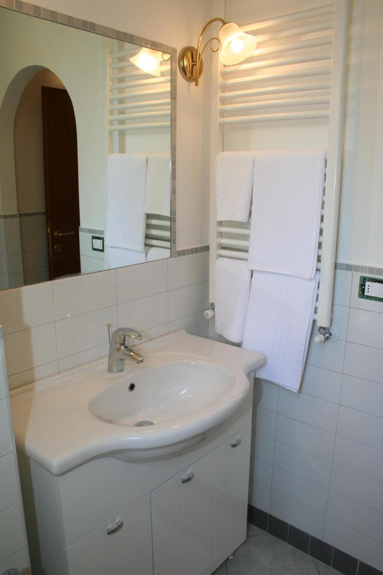 Residence Villa Degli Ulivi Бертиноро Екстериор снимка