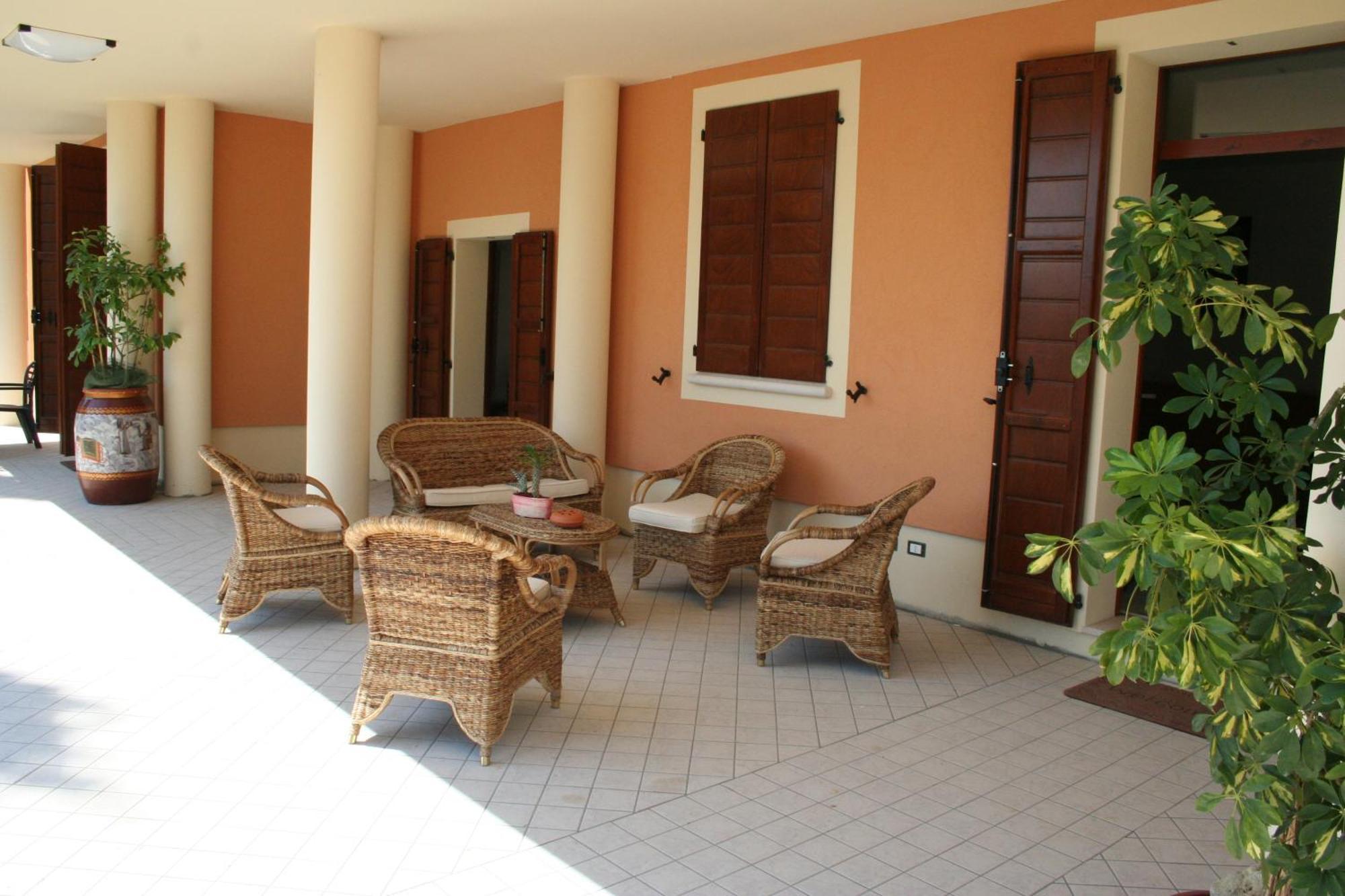 Residence Villa Degli Ulivi Бертиноро Екстериор снимка